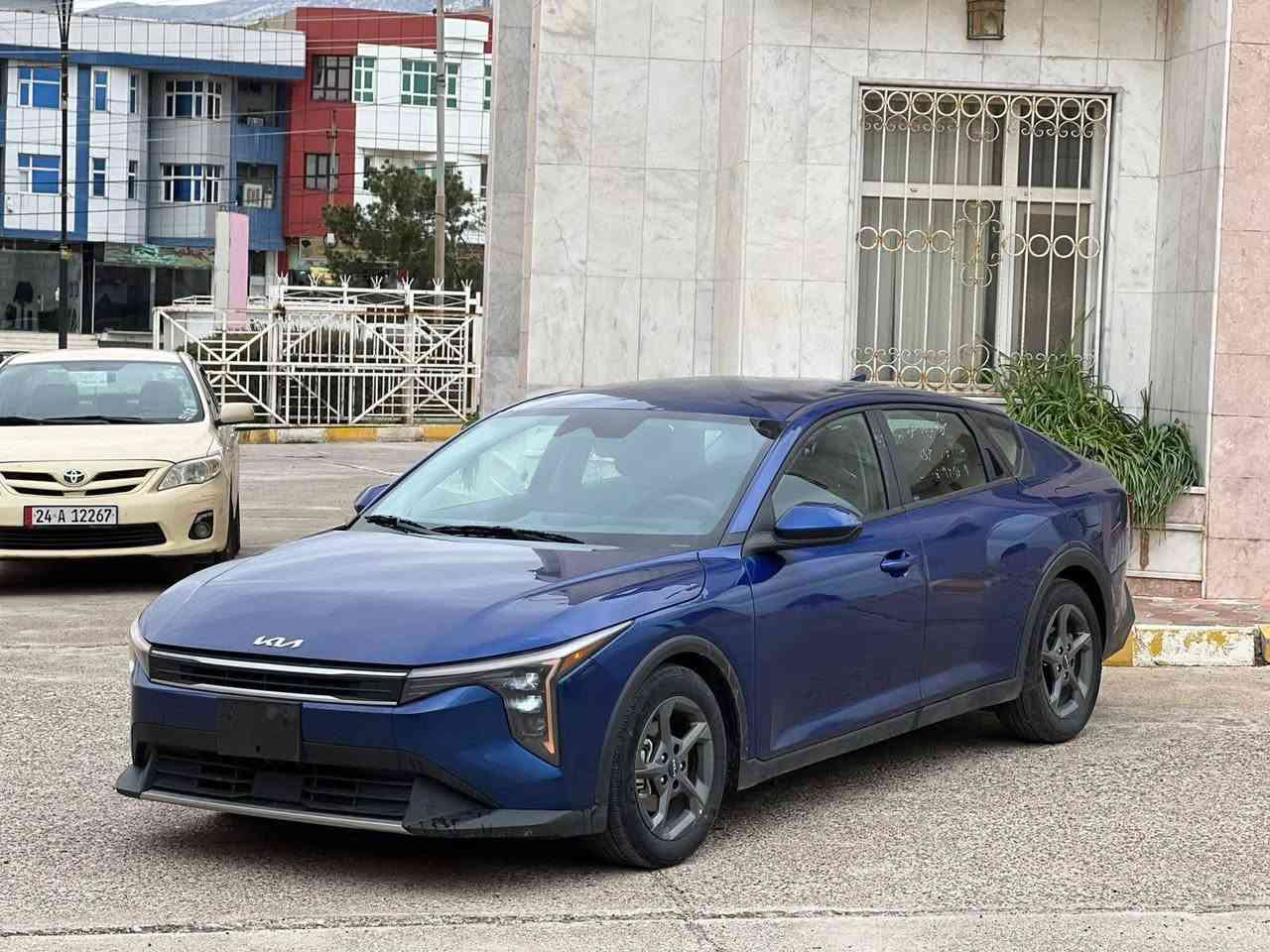 كيا K4 2025 رقم اربيل تريد وكالة تريد تحويل 
سيارة جاهزة كلشي شغال بيها ماشية 26 الف حادث موضح بالصور دكة جاكوج بالداخل ماكو ابد حادثها خارجي فقط وين ماتريد تفحص  وسونار مرفق وياها مدوشمة بالكامل بيها رواج بالقمارة مال تحميل ومواصفاتها معروفة مكاني البصرة سعر السيارة 140 وبيها مجال والسوك كلشي بي ماعجبتك اذكرنا بكلمة طيبه رقمي ***********
