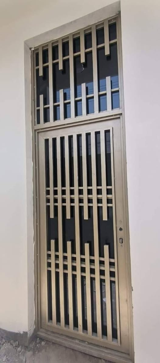 السلام عليكم أنواع الزجاج والمرايا
الشبابيك والأبواب  #بسعر الجملة  مع تنضيف وصبغ الشبابيك كافة مناطق بغداد #وتساب أو اتصل ***********
