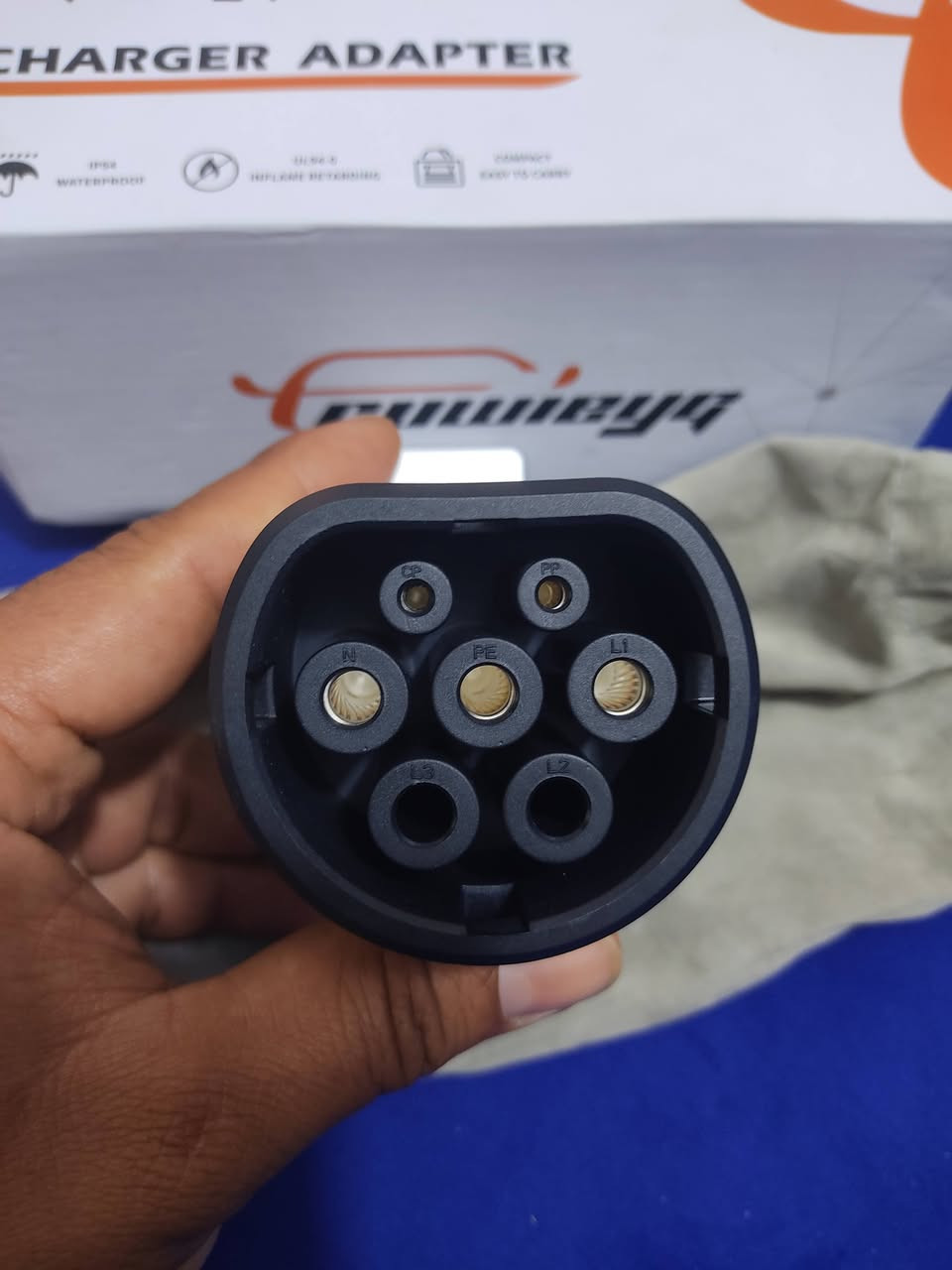 ادبتر تحويله شحن سيارات كهربائيه للبيع السعر ٣٥ الف توصيل متوفر


**إذا كنت صاحب هذا الإعلان وتريد حذفه لأي سبب، رجاءا أرسل رسالة إلى الدعم الفني**