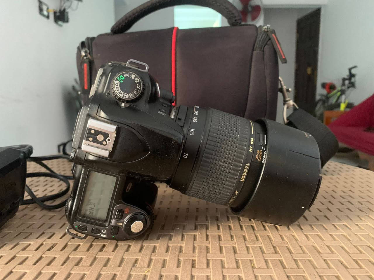 Nikon d80 للبيع او للبدل 
كميرا نيكون d80 للبيع او للبدل 
معاه الشنطه والشاحن ولينس ٧٠/٣٠٠
ملهاش غير زرار الباور بس مكسور بس بتفتح وتقفل عادي 
للبيع بسعر كويس جدا


**إذا كنت صاحب هذا الإعلان وتريد حذفه لأي سبب، رجاءا أرسل رسالة إلى الدعم الفني**