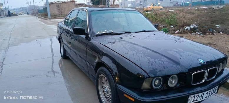 سلام علايكم بي ام 525 كبس فانوس كير توماتيك فتحه بل سقف رقم نينوى الماني صاحبها الشرعي موجود بل موصل شرط التحويل مكان السياره حي الشيماء السعر٥٠وبيها مجال الطيبين ملاحضه السياره يرادلها باتري وترتيبات بصيطه 
***********
