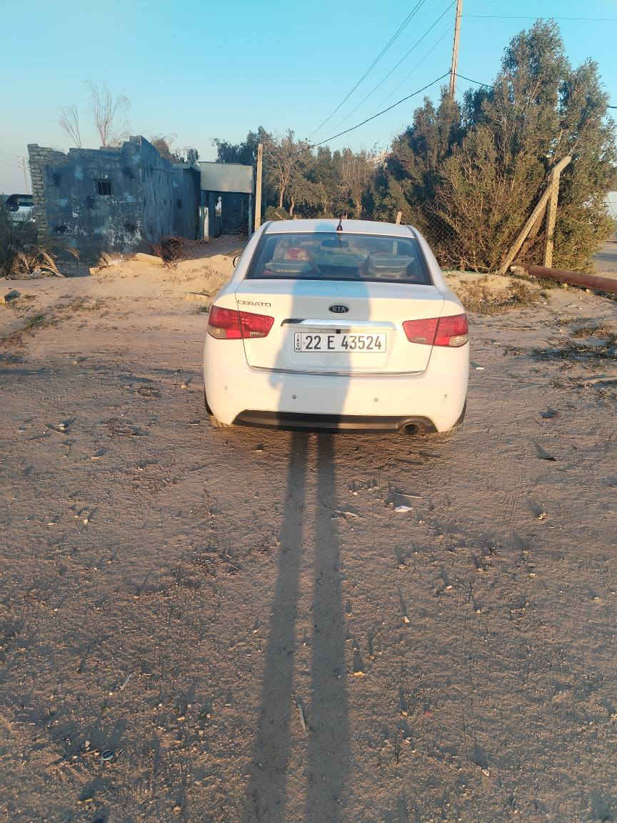 سيراتو  ٢٠١٢  خليجي نص فول
مرايات شفط/ شفتات ستيرن /كير رياضي ٦ نمر / ABS/ رادار خلفي /اشاير مري
بيها باب مفتوح اثر بارد وباردات فقط  بدون دواخل 
كير ومكينة شرط
سنويه لل٣١
هزة جديدة ورقم جديد 
السعر  ٩٨
مكان السيارة النجف الاشرف
للتواصل *********** النجف, العراق
