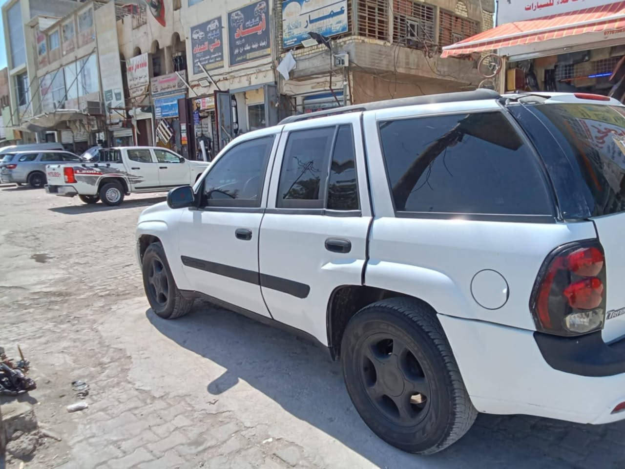 السلام عليكم بلايزر 2004
محرك بلادي كير جديد
كلشي شغال بلادي نضافة خير من الله 
مال مزاد معاملة كله عندي ؤكالة تريد تريد كبل تروح سوي معاملة بسمك اوراق ووكالة 
اذا اكو صفرة مراوس 
او وخصوصي حسب الاتقفاق 
60 سعر
العنوان بغداد 
***********
