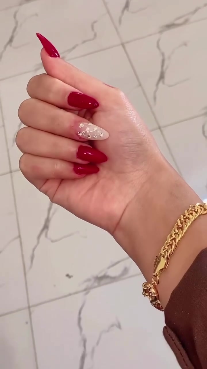 كوافيره ام رياض +خبيره اكرلك 
تواصل واتس 
***********
