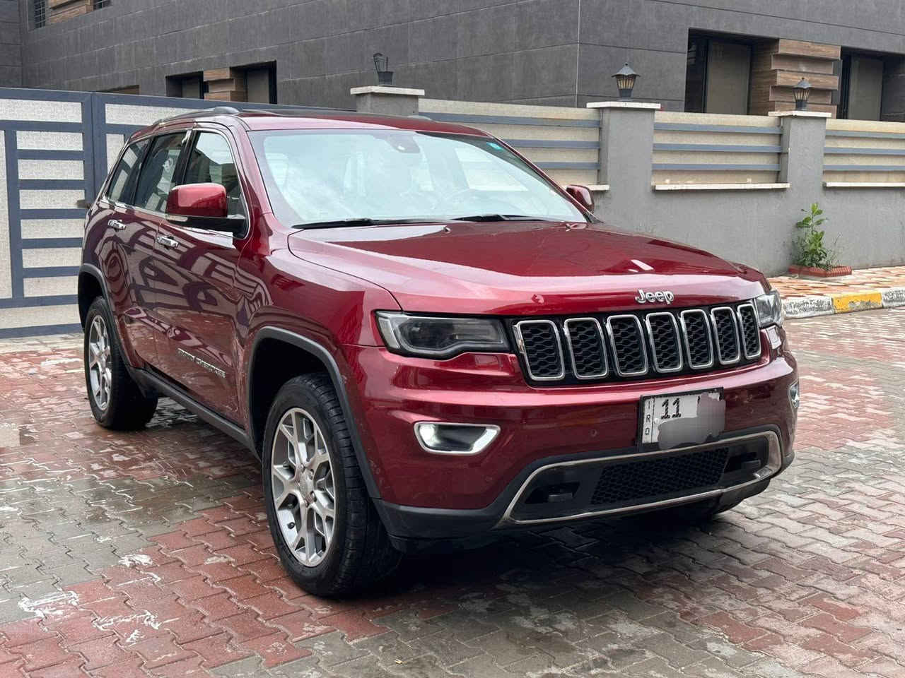 سلام عليكم جيب 2020 خليجي فول بنوراما  مواصفات رقم بغداد بسمي السياره   ماشيه ٥٩ الف حقيقي من الزيرو عندي جديده واستخدام قليل السياره مواصفات فول معروفه مكانها بغداد السعر مناسب 278 بيها مجال بصيط الاستفسار أكثر أتصل ***********
