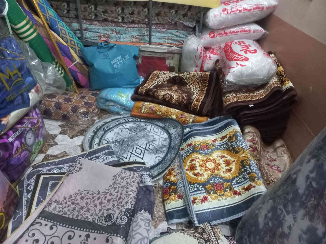 🔥 وصلت وجبة جديدة من أفخم المفروشات 🔥

دلّع بيتك بأجمل وأدفى المفروشات 👌
جودة ممتازة وأسعار تناسب الجميع 💯

🛏 المتوفر لدينا:
دوشك نفرين
بطانيات مبطنة بفرو (ثقيل وخفيف)
ومدّات ودوسات بأشكال عصرية
ومساعد فرشة (١ ونص مربع وثري دي)
مخاد ناعمة ومريحة  وزن ١كيلو 

 العنوان: مدخل ناحية الزاب – السايدين
(بالقرب من سيطرة الحشد سابقًا)

📞 للاستفسار: ***********

💸 أسعارنا مناسبة جدًا جدًا
📝 ملاحظة: البيع نقدًا فقط

⏰ الكمية محدودة… سارع بالحجز قبل النفاد!
