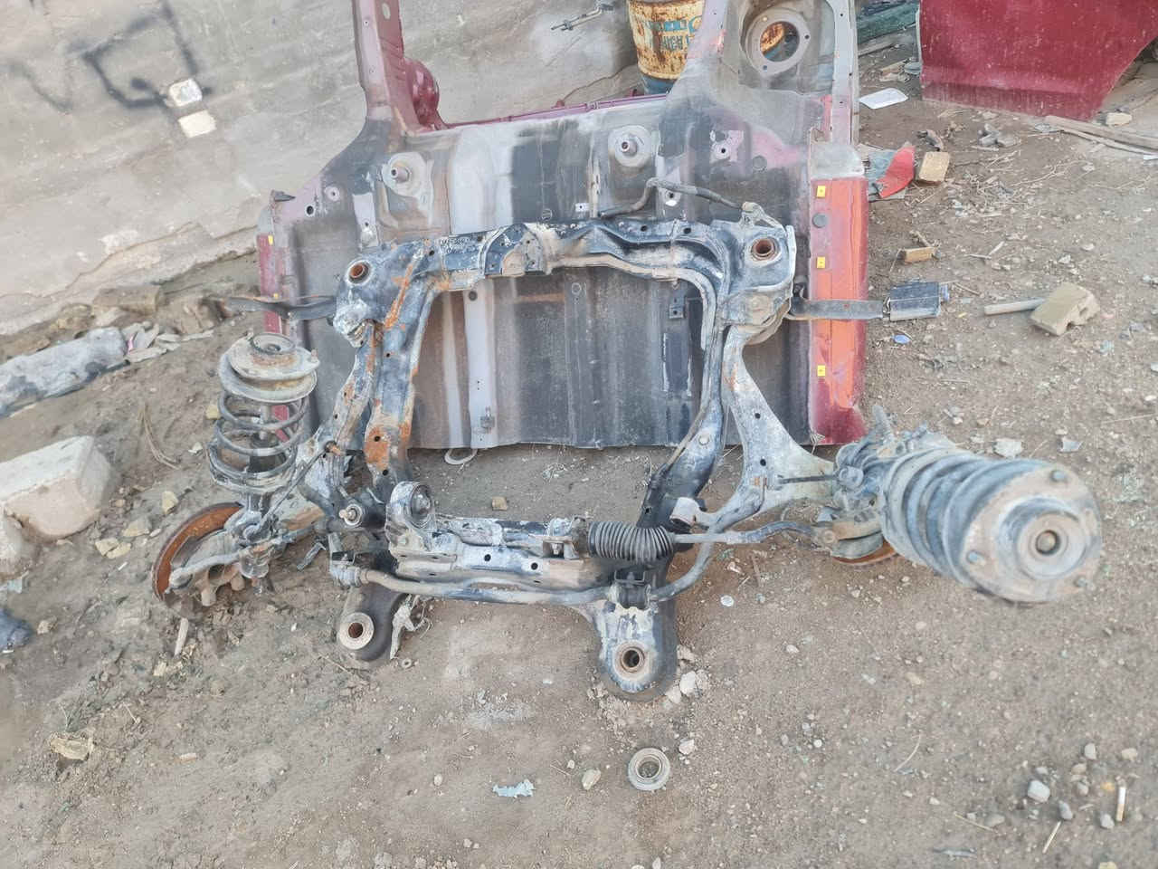 اخوان سلام عليكم عندي مجموعه غراض توكسان ٢٠٠٧ كل موديلات المقدس ترهم فرممه كامله دبلات فلنجات  حداديه كامله اماميه من كلشي حتا دسكاتها بيها لوياتها مقفله كامله ب ١٢٥ وببها مجال  دشبول كامل مع الضفيره االداخليه والعقول ثنيهن  والكيجات  اي العينه مال خليجي  كامل حتا البوري مالته مال دشبول والكفرات والفرس كامل ب ١٥٠ وبي مجال وجه مسجل مع الجنلات مال التبريد خليجي ب ١٠٠ وجاملغات ٣ جاملغات اماميات ٢ حمر لوك جدد واحد اسود ب ١٠٠ كلهن كصه اماميه فخذتين يعني قطع نص سياره اماميه ب٧٥ واتساب *********** بغداد العبيدي
