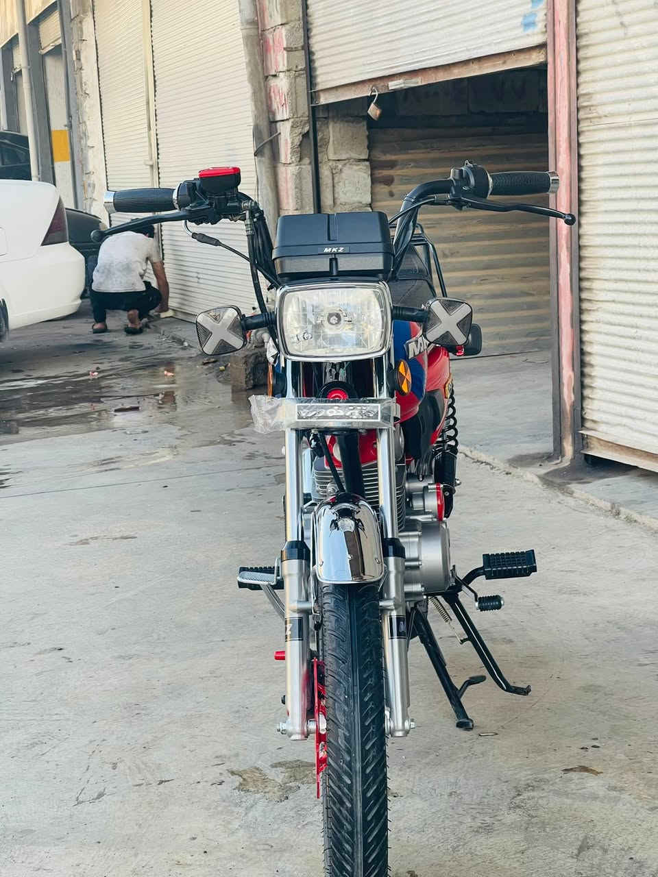 سڵاوی خوایگەورەتان لیبی ئەم ماتۆڕەمان هەیە بۆ فڕۆشت لە ماتۆڕکە مەکینەی کەویاری ٢٥٠ زنجیری لەسەرە ماتۆڕە کە هەموو گیانی بەشەرتە مەکینەی کەپسە وە تاق وایەر وکارەبایەتی مەزبوو تە هەتا بڵی بیکیشەیە ژ.م ***********
