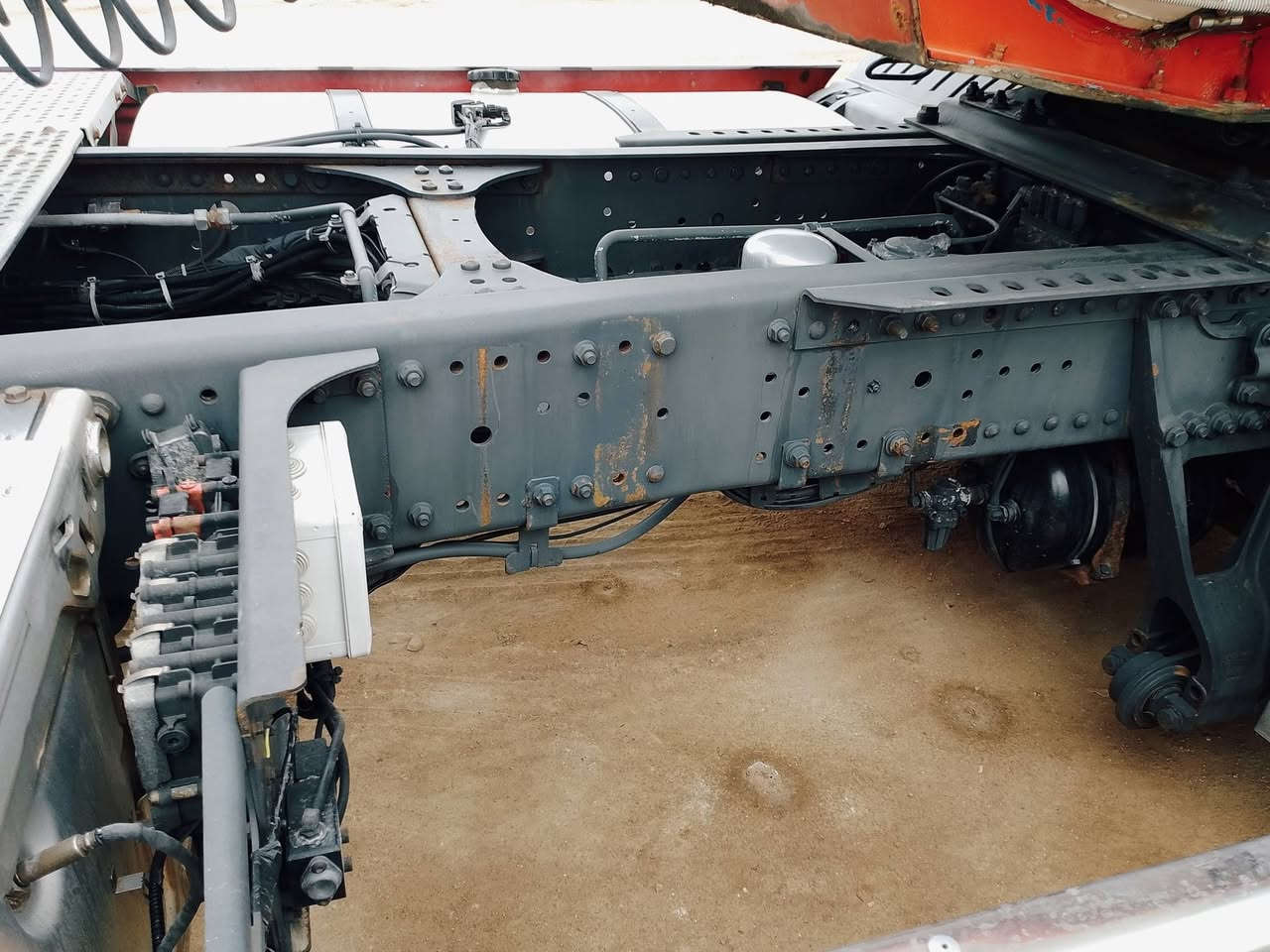 سلام عليكم سيارة اكتروس للبيع مديل الفين 12 كفاله عامه راس . وصهريج الي مو شراي لا يتصل مكلف بل نشر هاذا الرقم ٕ***********
