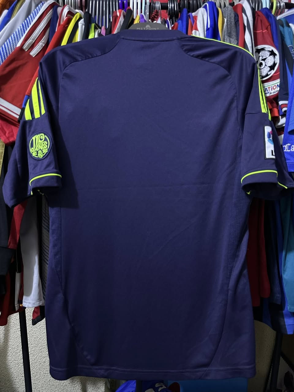 25 اصلي وكالة يلبس ميديم ✅
توصيل متوفر


**إذا كنت صاحب هذا الإعلان وتريد حذفه لأي سبب، رجاءا أرسل رسالة إلى الدعم الفني**