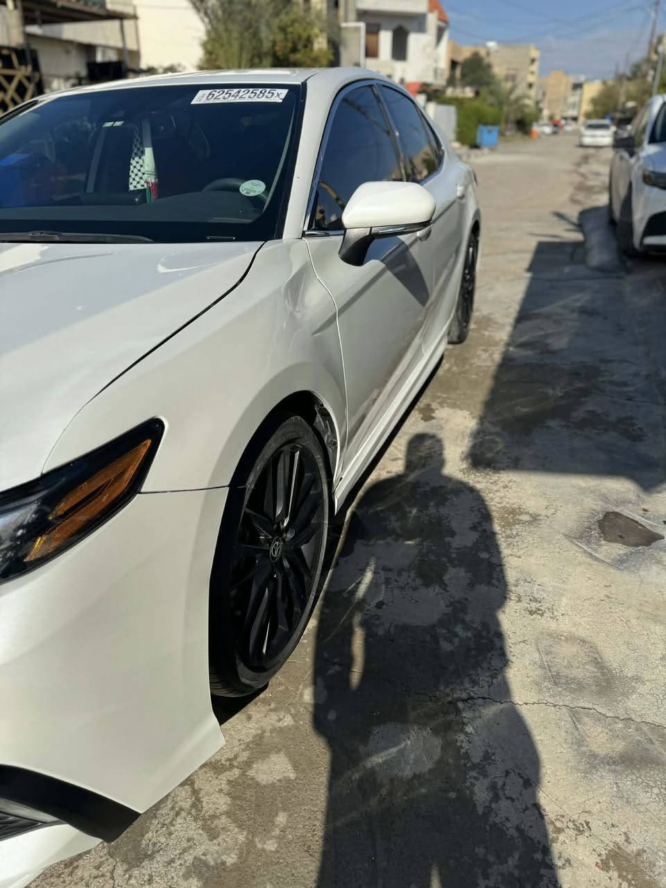 كامري  موديل 2023
السيارة بدون رقم كاتي ( تترقم شمالي )

اللون ( ابيض صدفي  ) 

 بانزين فقط 

مواصفاتها XSE بدون فتحة !!!

بصمة 🙁

4 سلندر 2500 بانزين

ثلاث وضعيات قيادة

سايد بريك بصمة

اوتو هولد

شفتات ستيرن

كراسي جلد احمر  بلادي 😊

تدفئة كراسي

تدفئة استرين 

كرسي السائق والصدر كهرباء

شحن واير ليس 🙁

رادار خلفي

رادار جابني 

رادار امامي

نقطة عمياء 

تحديد مسار

ترحيب ابواب

اشاير بالمري

اشارة لد

بگلايت لد

شاشة كبيرة 😌

كامرة دوارة 😎

قطعتين تبريد  ❄️ 

ماشية 19 الف كيلو  فقط 😳

رقم الشاصي من ضمن الصور 🫣

حادث السيارة ! جاملغ امامي ايسر و باب سايق يعني قطعتين صبغ ! بدون دواخل شررررط ! 

السونار من ضمن الصور ☹️

سعرها 225 ورقة و بيها مجال 

مكان السيارة تكريت

***********
