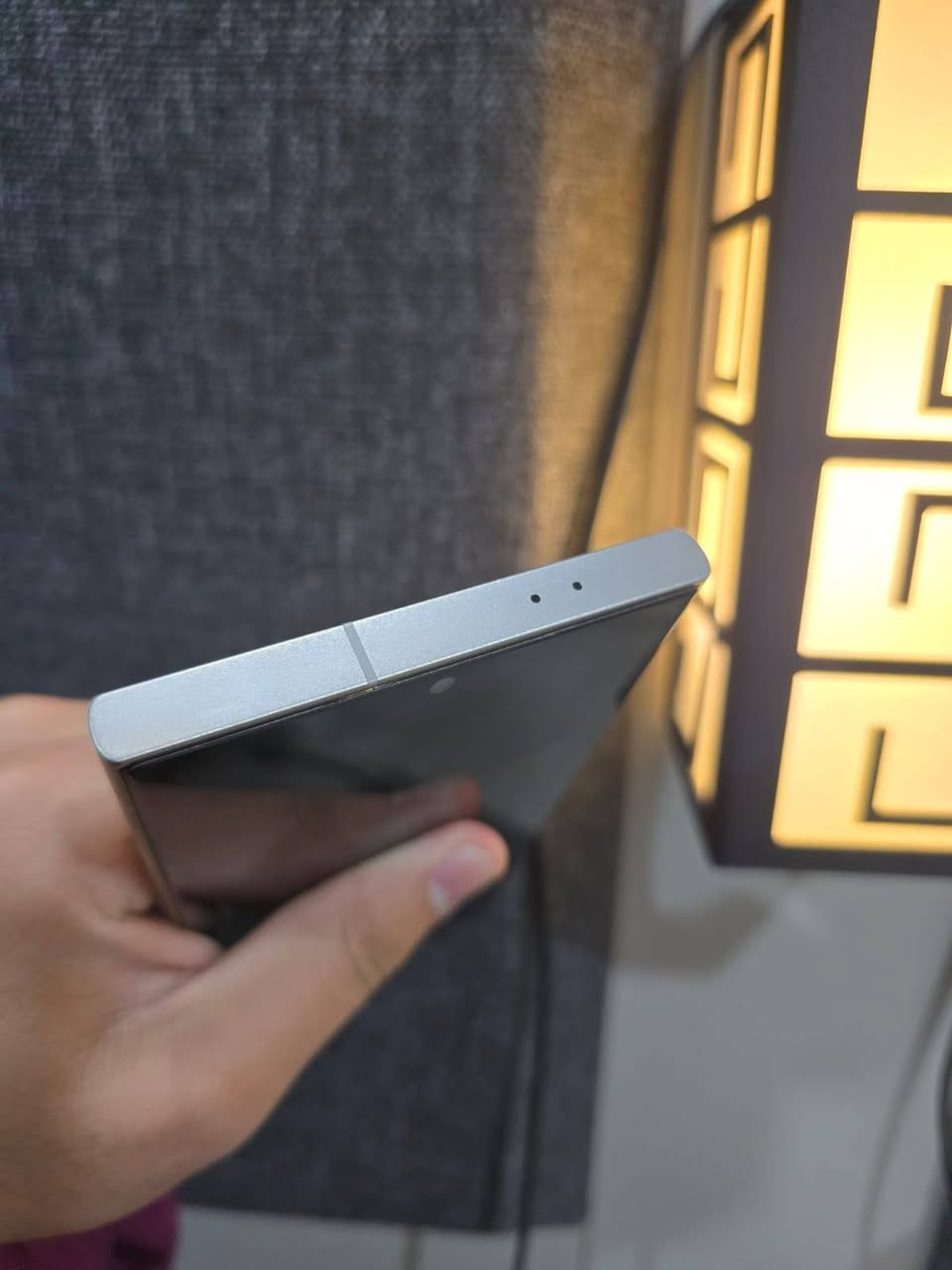 سلام عليكم ورحمه الله
اس 24 الترا ذاكره 512 لون تيتانيوم رصاصي 
ضمان عين فهد غراضه كامله نضافه 100
مابي شخط او خدش مكفول من كلشي 
ويا لزكه كفر عدسات للبيع فقط
السعر 950 الف قفل رجاء بدون عمله 
مكاني بغداد كرخ ***********
