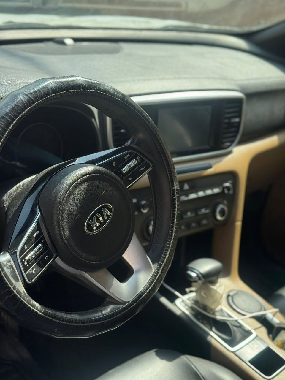 سلام عليكم .... سبورتج موديل 20 خليجي بغداد
بسمي ماشيه ٥٧ مكفوله من صبغ والبارد 
مواصفات عادي كامره دوره مري شفط شاشه كار بلي 
اتصال وتساب ***********
