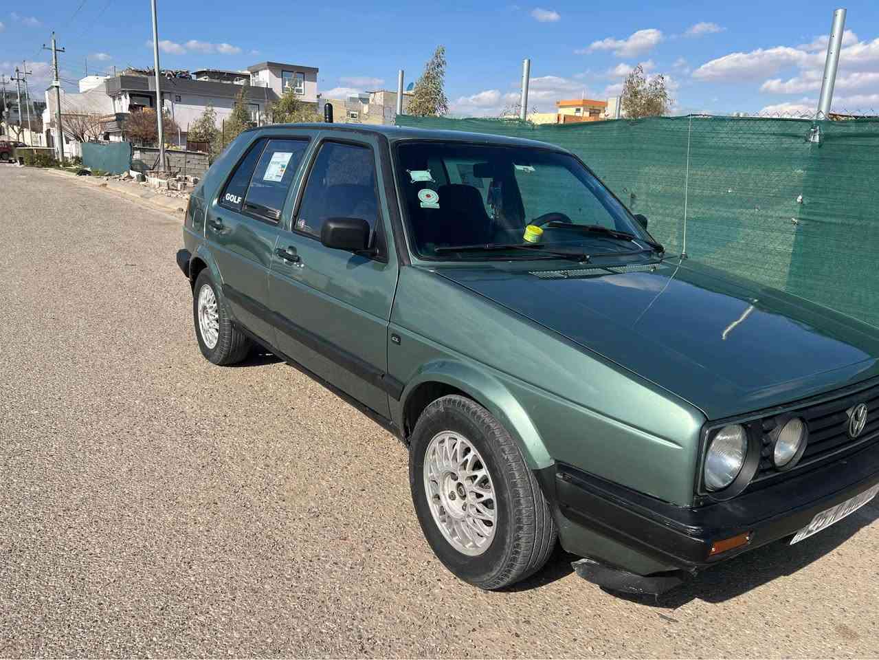 گولف موديل 1990 
مه كينه جيتا ئه و رپى به شرت 
گيرعادى 5گيربه شرت
رقمى كركوك به ناوى خؤمه ويه سنه وى تا2031تازيه 
چوارتايه زؤرباش 
كاره باى هـه موى ئيشه كات بئ عيب
تاقم پيشى تازه دا گيراوه 
به شتى ده عمى نه بيت 
تازه  ته عميره 
سه ياره كه مالى دؤسته 
نرخى 35معا مه له 
شوين چم چمال شمشمل, السليمانية


**إذا كنت صاحب هذا الإعلان وتريد حذفه لأي سبب، رجاءا أرسل رسالة إلى الدعم الفني**