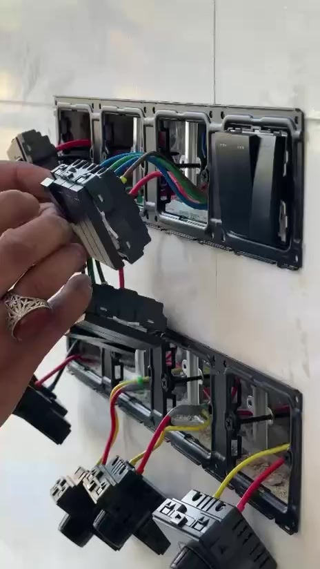 سويجات متصل ميلانو


**إذا كنت صاحب هذا الإعلان وتريد حذفه لأي سبب، رجاءا أرسل رسالة إلى الدعم الفني**