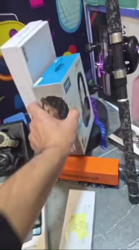 سماعة anker soundcore space عزل ضوضاء فائق: يقلل الضجيج بنسبة تصل لـ 98%.
• بطارية وحش: استماع يصل إلى 50-65 ساعة مع شحن سريع.
• صوت نقي: جودة Hi-Res ودعم تقنية LDAC.
• اتصال مزدوج: إمكانية الربط بجهازين (هاتف ولابتوب) في نفس الوقت.
السعر 100 الف جديدة لوك توصيل موجود ***********
