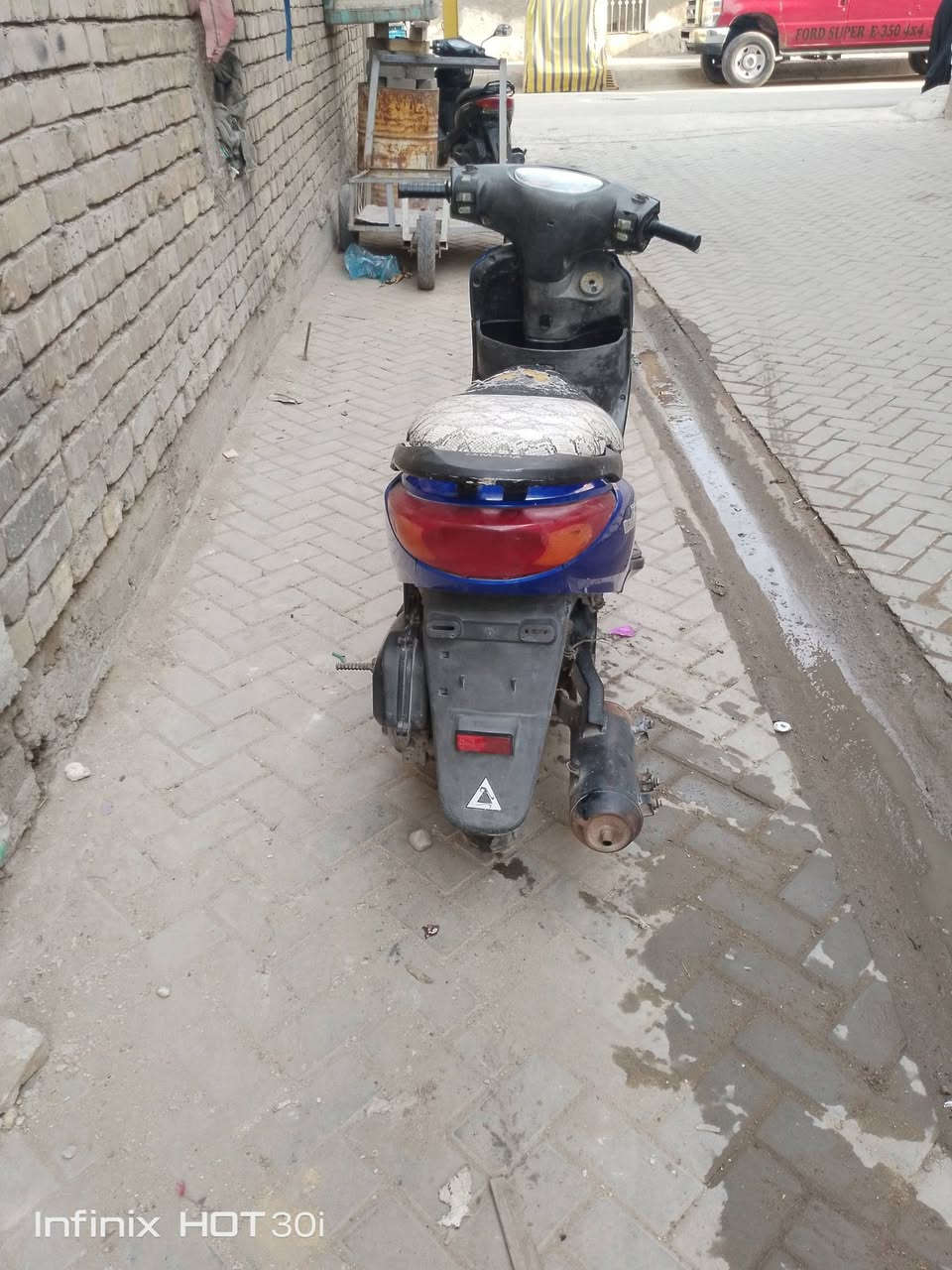 سلام عليكم عندي دراجه للبيع دراجه بريز دراجه نضيفه وحلوة ودراجه خير من يم الله دراجه تشتغل هندر ولصالنصه مالته شوي مزروفه ودراجه يرادلهه فقط غسل لئن اني مغاسلهه صارلي هواي السعر 300وبيهه مجال هذا رقمي متواجد عل واتساب وراسلني وتدلل ***********
