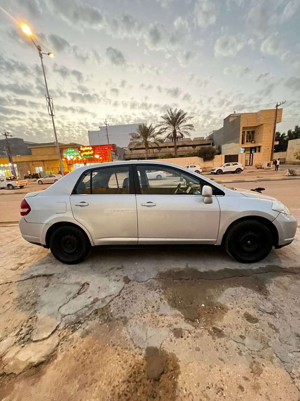 السلام عليكم
نيسان فيرسا للبيع 

موديل 2008

مصبوغه قطع ابيع حزام 

مكفوله من الدواخل (لغد وشواصي)

سياره حلوه وكاعده مناقصه شي 

تخم تاير جديد 

سياره بسمي تحويل مباشر 

مكان السياره الفلوجه 

رقم الهاتف 

***********
