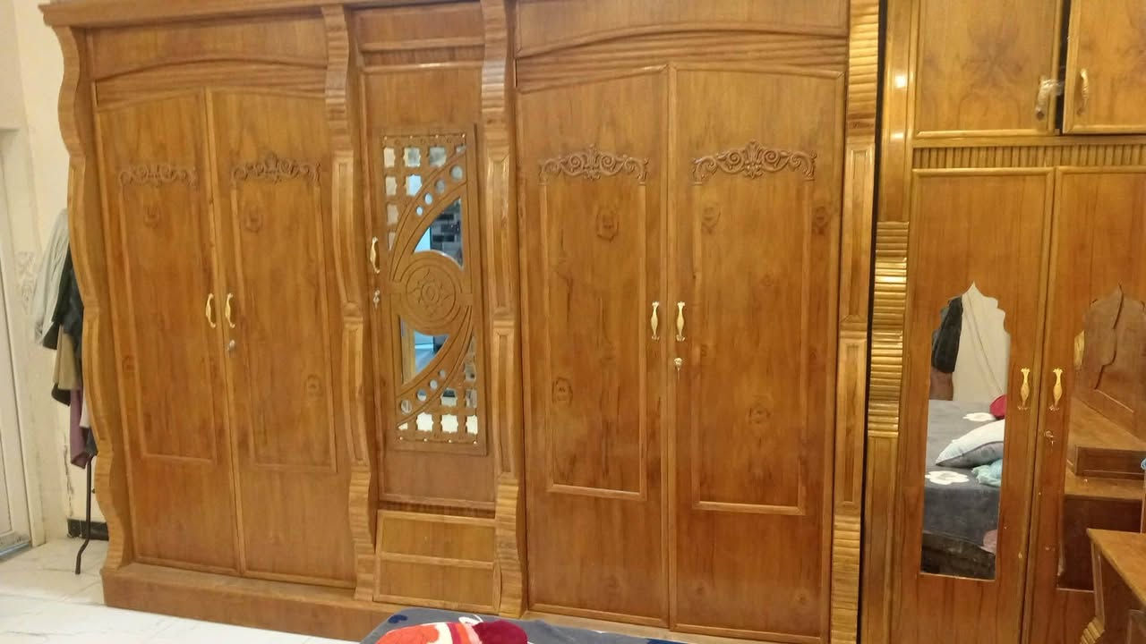 للبيع ٧٥٠ وبيه مجال ***********
