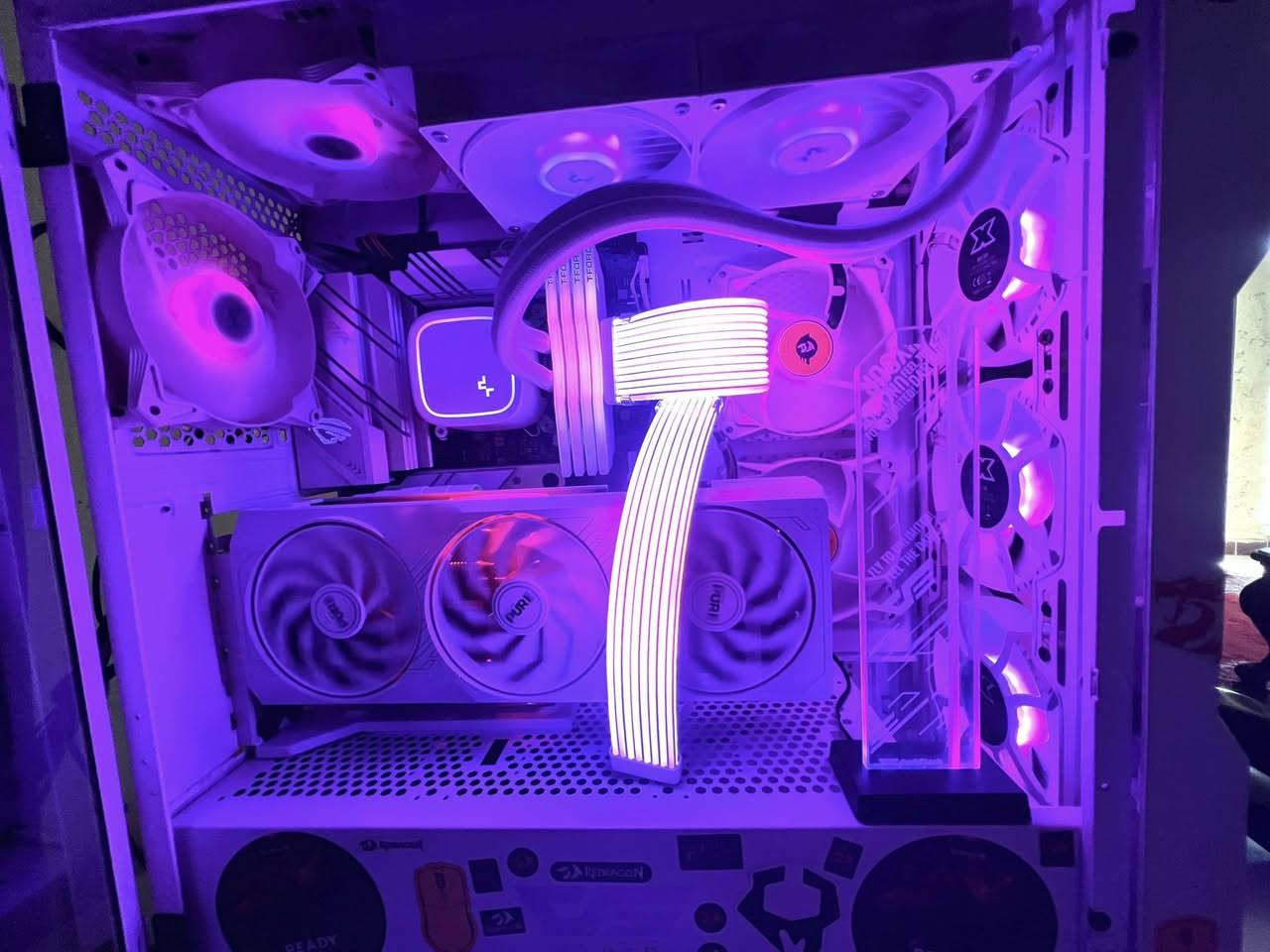 مبرد مائي / liquid cooler
براند DeepCool لون ابيض 240mm نظيف كلش 
السعر ٤٥ الف 
مكاني البنوك


**إذا كنت صاحب هذا الإعلان وتريد حذفه لأي سبب، رجاءا أرسل رسالة إلى الدعم الفني**