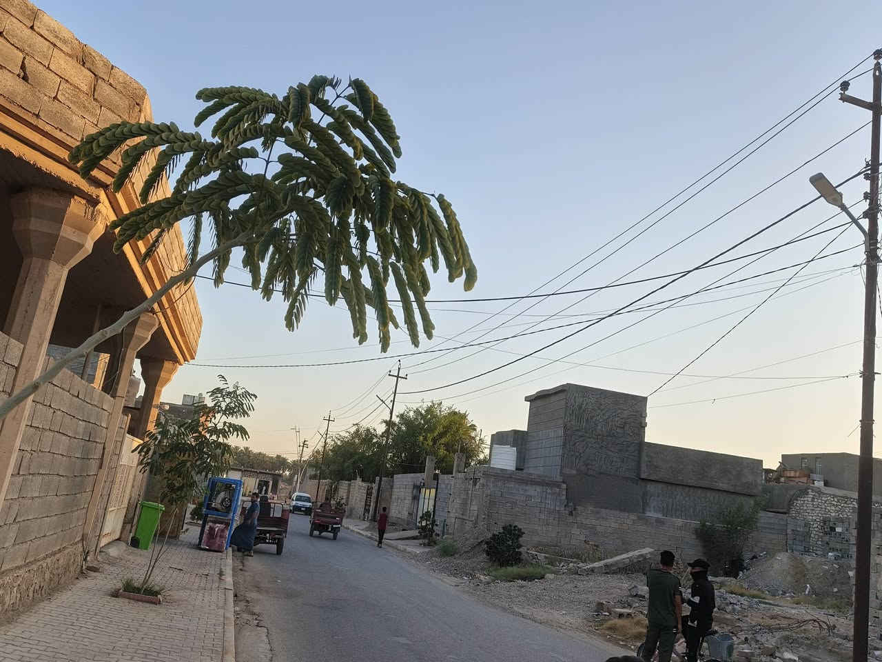بيت مساحته 500 متر ماشي بعامله طابو قرب متنزها حي البكر الغربي بيت بس ابيع  بسعر قطعه السعر 40 بي مجال للتواصل ***********

