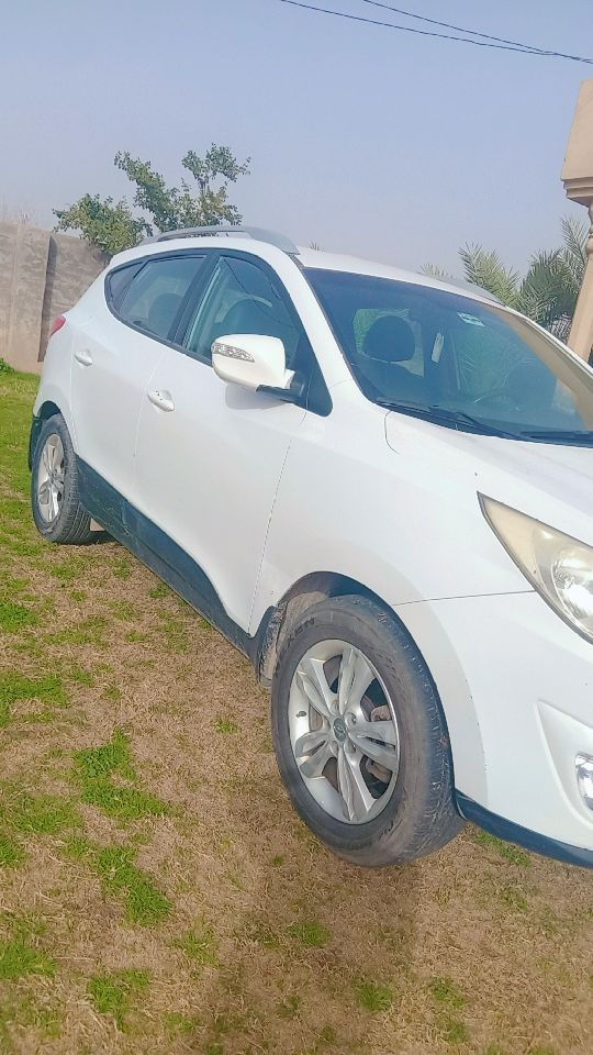 سلام عليكم توسان خليجي موديل 2013البيع مكفوله كفاله عامه معرفه سعر الاتصال على رقم الهاتف  ***********
