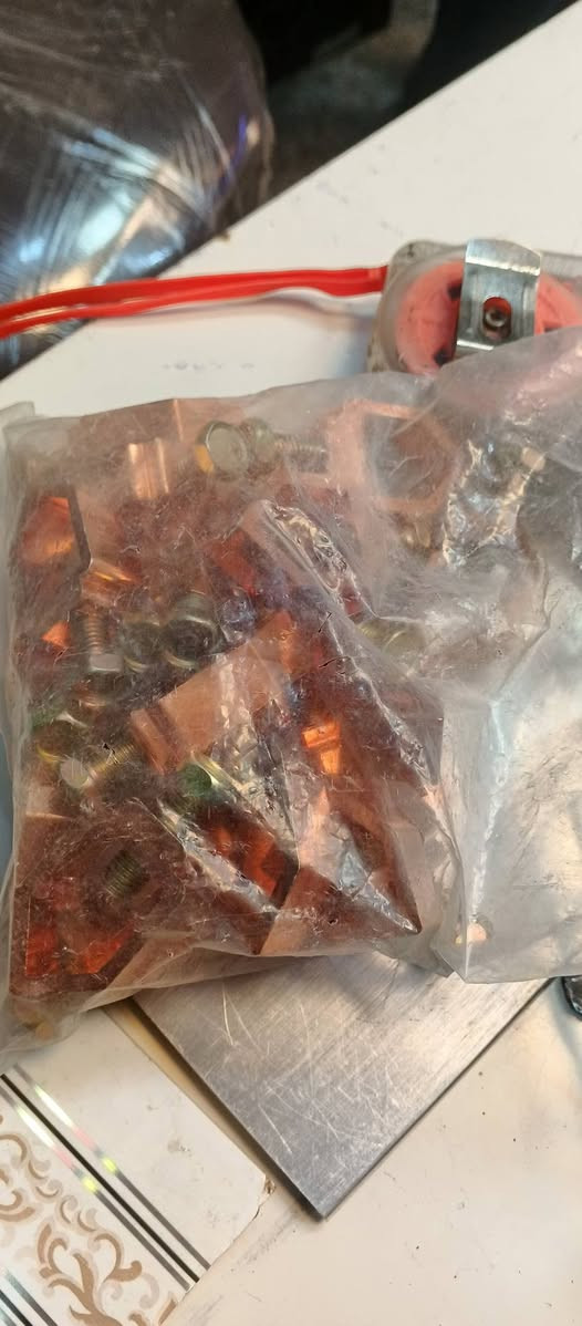 شيش ايرث مغلون جديد مع القفايص
سمك 2 ملم/1*12 السعر 2500 دينار//العدد 25قطعه

سمك 5 ملم /1*14 السعر 4000دينار //العدد 20قطعه

سمك 5 ملم /1*16 السعر 5500 الف//العدد 30 قطعه
***********
