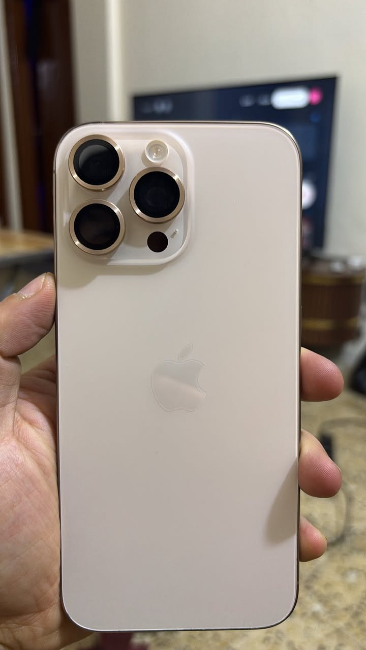 السلام عليكم 16 برو ماكس بيع او مراوس  امبدل شاشه فقط بطاريه 99 / السعر 975 الف وبي مجال العنوان بغداد الجديده ***********
