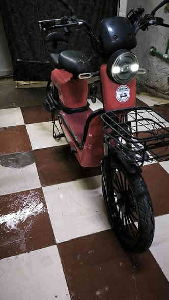 سلام عليكم دراجه شحن (ريان ) دراجه كامله ما ناقصه ولا حبه دراجه جديده بصمه سويج تشغيل عن بعد 5بطاريات سعره 300 بيه مجال مكاني البصره شط لعرب لجزيره ***********
