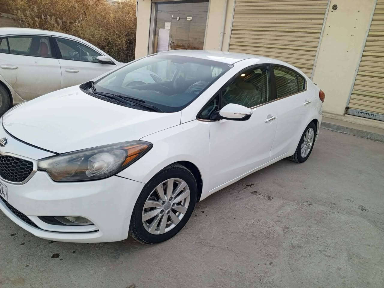 السلام عليكم
فورتي 2014 امريكي مكينه 2000 كير مكينه مابيهن شي قطتعين  صبغ وبارد بل جاملغ الخلفي على كد شبر تبريد شغال  
يرادله صدر امامي    السعر110وبيه مجال مكاني بغداد الدوره ***********
