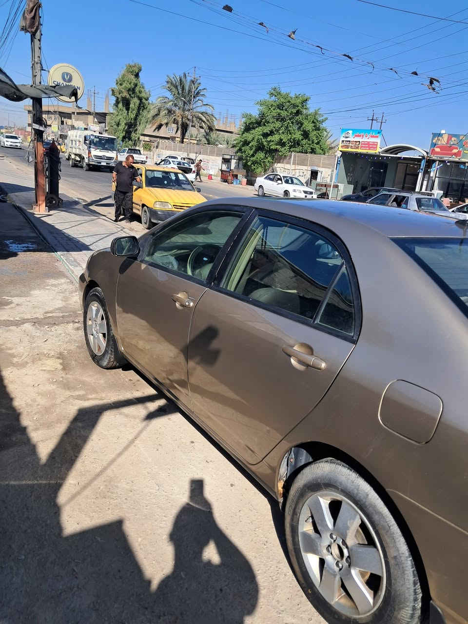 السلام عليكم كورلا نحلة موديل ٢٠٠٧ نظيفة مصبوغة عام للجمالية تدفئة وتبريد شغال وكير ومحرك خير من الله وفتحة سقف سيارة جاهزة من كل شي سيارة بأسمي السنوية صالحة لحد ٢٠٢٧ رقم انكليزي بغداد مكان السيارة بغداد الدورة السعر ٨٧ورقة للاتصال ***********
