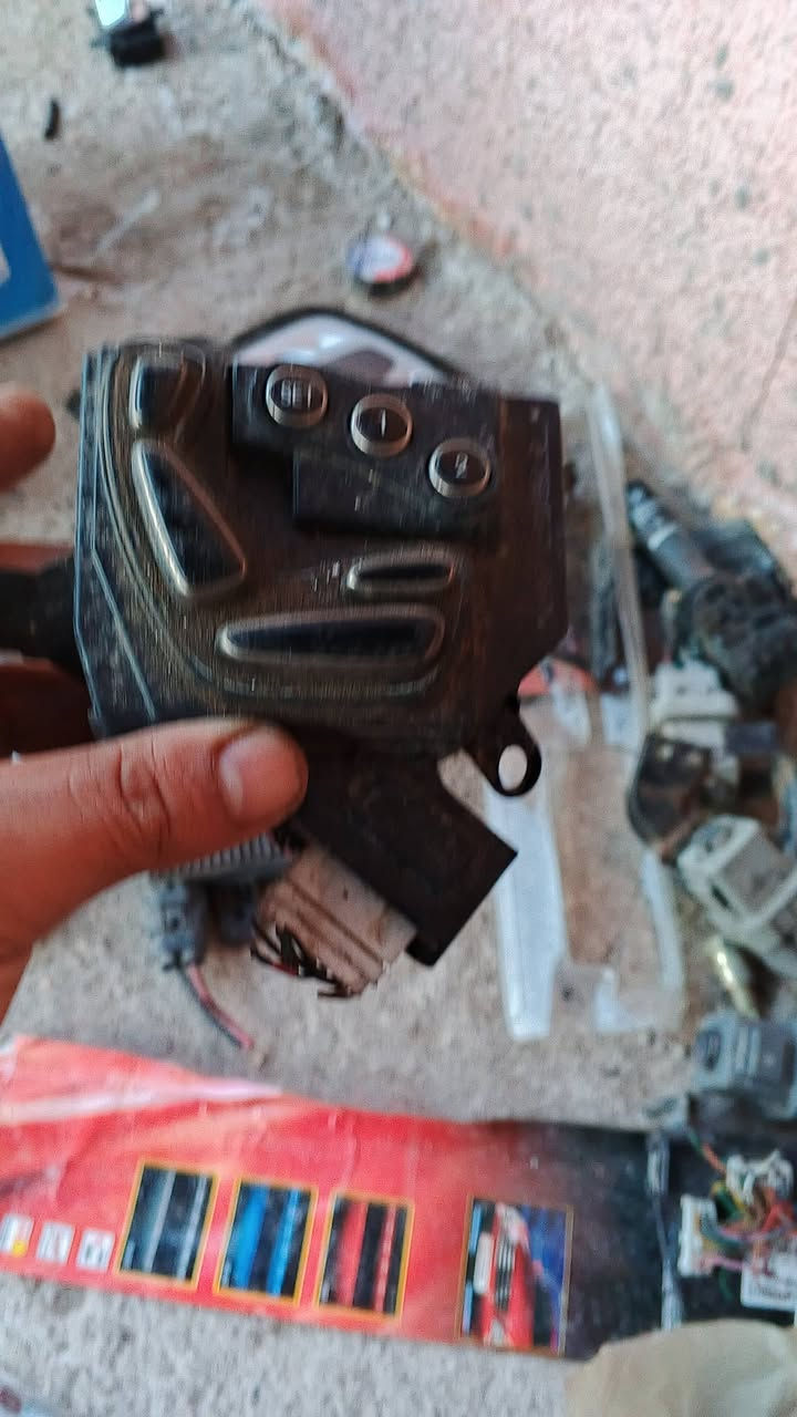 يا الله تم وصول غراض حاويه كوري اصلي مكاني بغداد يوجد توصيل لكل المحافضات ستفسار دخل  خاص وأ تصل ***********
