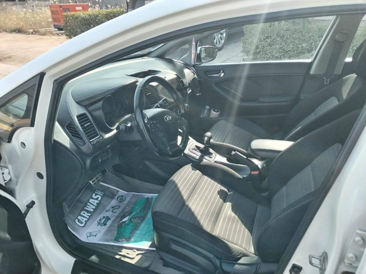 السلام عليكم 
سيراتو 2015 اربيل 
فول بدون سلايت 
مكفوله من الصبغ والبارد 
والسونار موجود بالمنشور
ماشي 175 الف 
عارضها 128 وبيها مجال قليل 
مكاني البنوك شارع الفتلاوي 
***********
