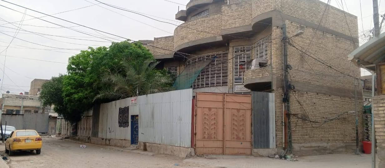 بيت ركن مساحه 144 طابقين يحتوي الارضي على استقبال غرف نوم2 مطبخ صاله وصحيات طابق الثاني يحتوي على 4 غرف وصحيات وصاله
مكان مدينة الصدر قطاع 68
الرقم ***********
بيت ركن مساحه 144 طابقين يحتوي الارضي على استقبال غرف نوم2 مطبخ صاله وصحيات طابق الثاني يحتوي على 4 غرف وصحيات وصاله

