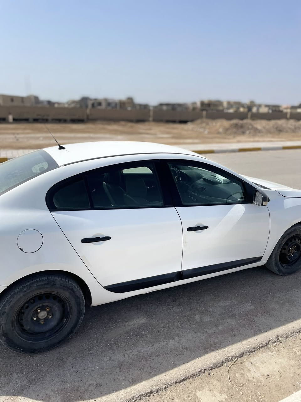 رينو فلونس 2012 قبق اصفر رقم بغداد انكليزي بأسمي تحويل ثاني يوم السعر 63 للتفاصيل اتصل ***********
