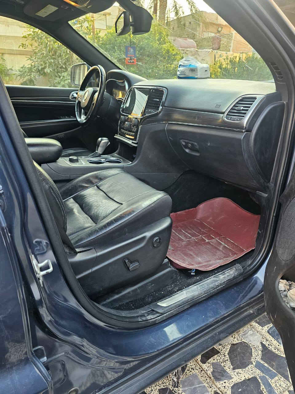 السلام عليكم جيب لاريدو فول مواصفات
موديل 2021 أمريكي السيارة جاهزة مكان بغداد العبيدي ***********
