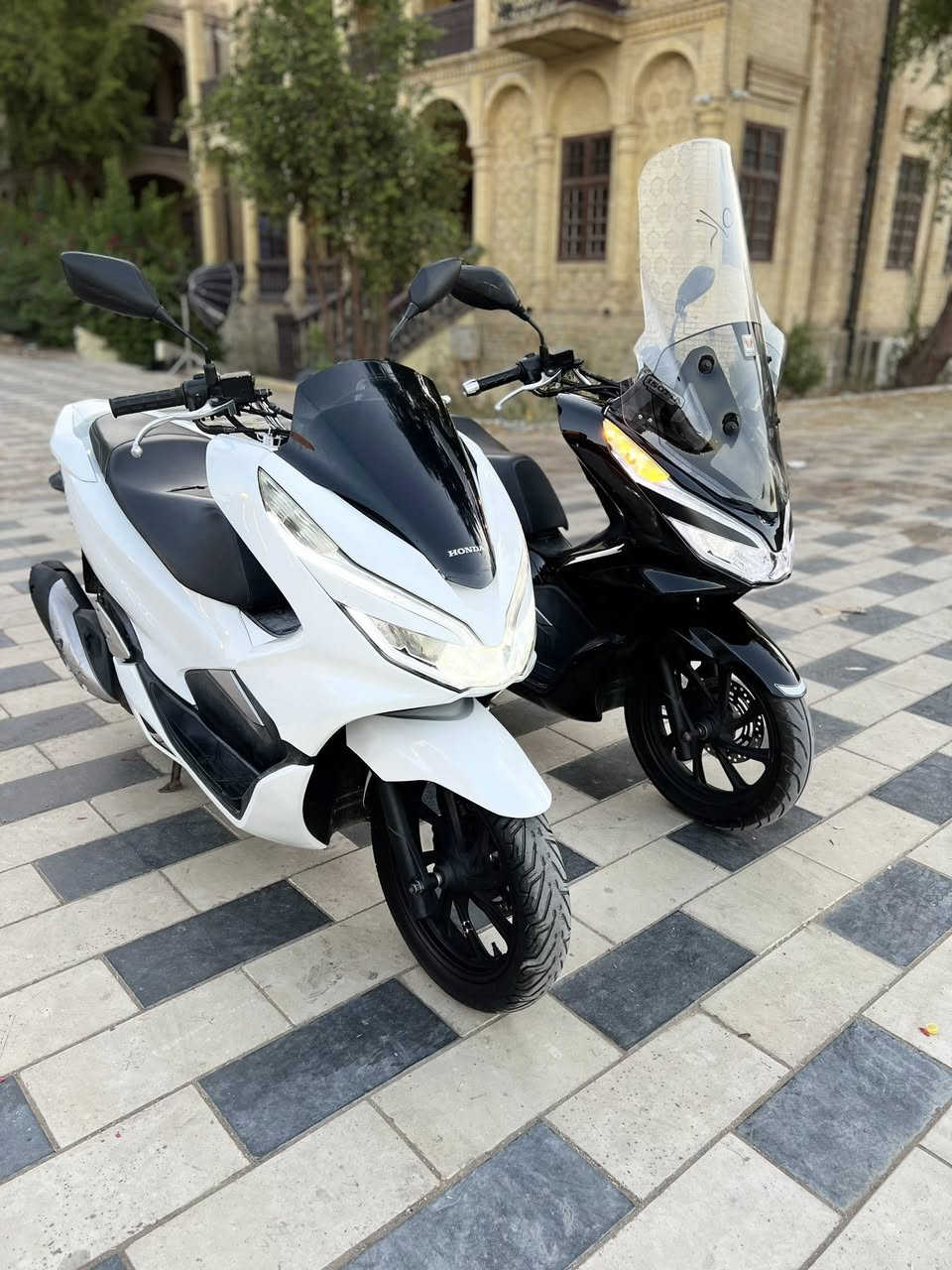 السلام عليكم  pcx جيل الثالث الياباني ثنينهن وكاله حساس ازحام حساس ستان مكاين لوك برغي ممفتوح بيهن مال رمبه مكفولات كفاله عامه شلعه معدل السعر لوحده مليون 950. العنوان بغداد الهاتف *********** اتصل وبيك خير ودلل
