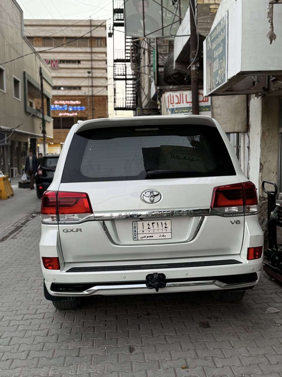 السلام عليكم 
تم اعادة النشر بسبب الوعود الكاذه 

لاندكروز 2017 فطيمي للبيع 
السياره جيديده ماشيه 105الف حقيقي 
كفاله عامه شرط السونار 
مواصفات السياره 
دبل ماوس 
تشغيل عن بعد 
ثلاجه 
حساس امامي خلفي 
سياره بأسمي مشروع وطني 
نضام الأوتو
كشنات كهربائي ثلاثة دكم 
منفذ كهرباء 
مري شفط 
داخل بيجي
اما باقي المواصفات معروفه بالاندكروز 

للاستفسار 
***********
