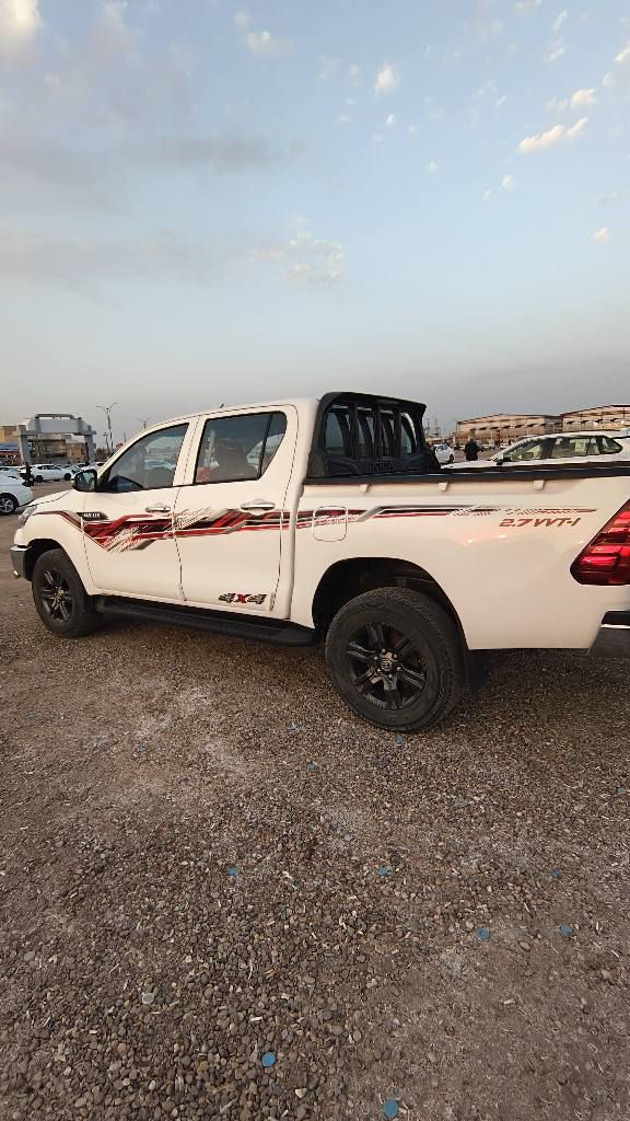 للبيع تويوتا هيلوكس فور ويل بانزين اوتماتيك موديل 23 ماشيه 25 الف السيارة بوضع الشركه اخت الجديده مامشتغله بشركه بيها ملاحظه بسيطه للاستفسار الاتصال او واتساب *********** السعر 325 البصرة, العراق
