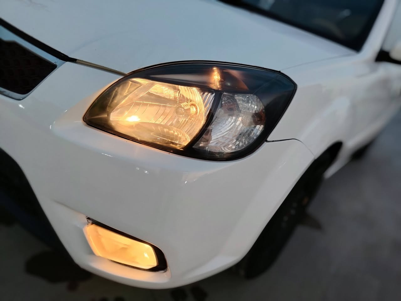 سيارة كيا ريو 2012  للبيع..
خليجي بدون ضرر..
تدفئة وتبريد..
السيارة بأسمي..
 السنوية نافذة لغاية 2030
اقتصادية.. وكاملة من كلشي
مكان السيارة.. ديالى بعقوبة
السعر  86 بيها مجال بسيط..
.
.


**إذا كنت صاحب هذا الإعلان وتريد حذفه لأي سبب، رجاءا أرسل رسالة إلى الدعم الفني**