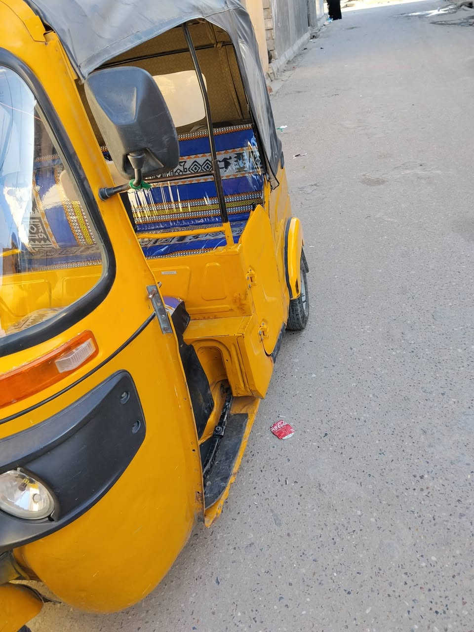 السلام عليكم تيك تيك باجاج موديل 21 للبيع سعرها خمسه ونص قفل رقم وسنويه مكانه بصره 5 ميل ***********
