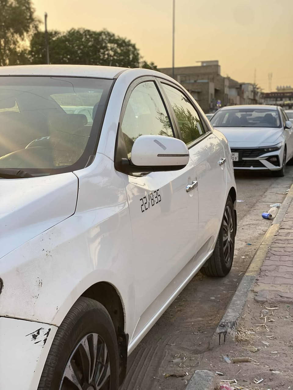 السلام وعليكم
سيراتو ١٢ للبيع سونار موجود بل منشور سياره نضيفه كير مكينه تبريد كفاله مابيها نقوصات سعر ١٠٥ 
***********
