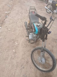 دراجه للبيع سعره ٣٠٠الف قفل غير قابل للنقاش دراجه حلوه بدون اوراق07821...