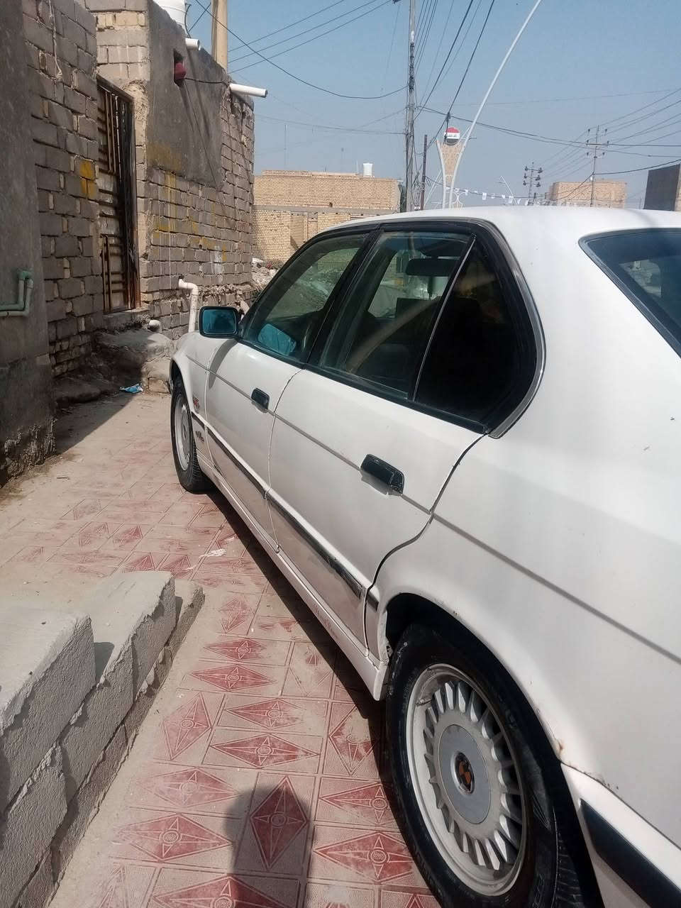 سلام عليكم عندي سياره بي ام  للبيع مديل 1991 حجم 535 سياره جاهزه مكينه  35 مفتوح سياره كله شغاله وجاهزه  رقم بغداد  اصولياته كله مكفوله  سنويته  ضاعت عدنه  بيه سنويه استنساخ  ومسوي بيه  كتاب  فقدان  عليه غرامه 400  موجوده بسوق الشيوخ  السعر  35 للستفسار  ***********
