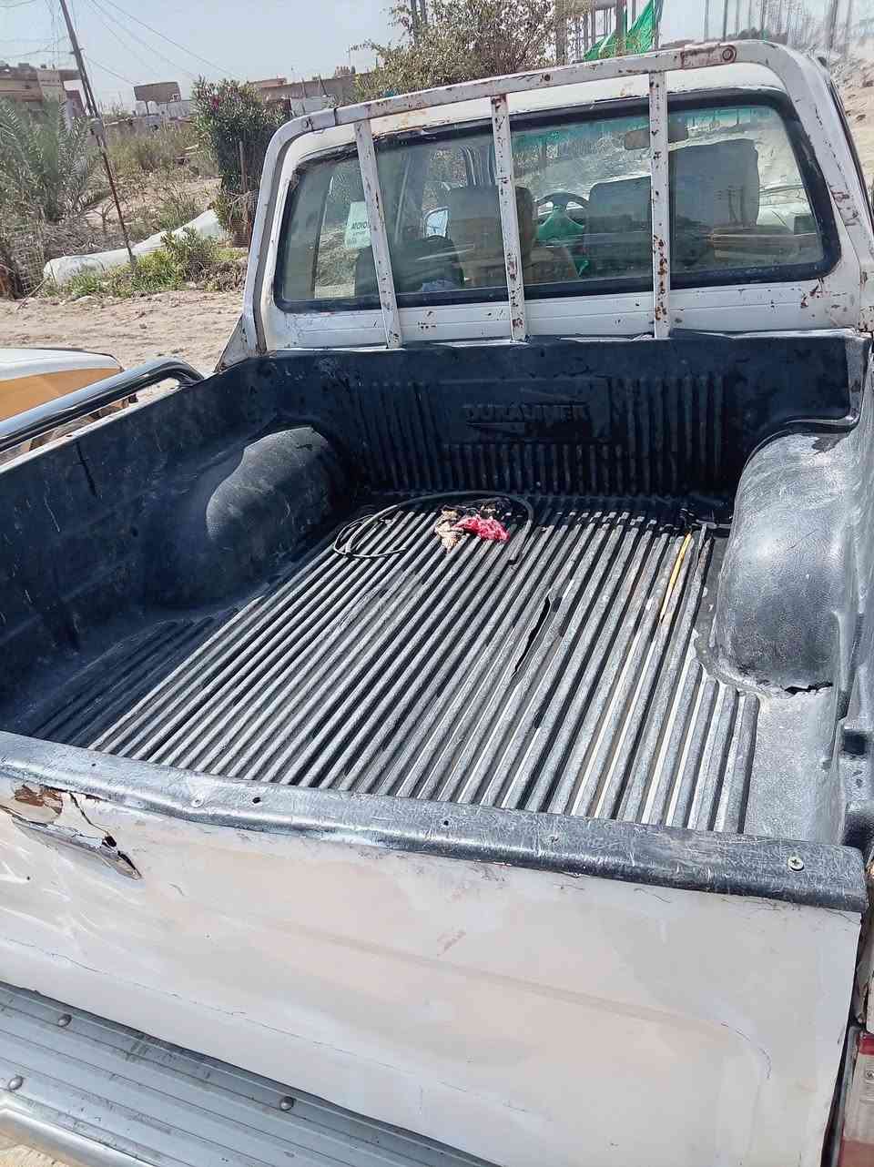 سلام عليكم بيكم لبيع موديل 2004.مكينه شرط لا تنقيص ولا تبخير.  وكير اوتوماتيك.
تواير نضاف.   كهربايات شغاله.  سياره. مناسبه.
راعيه بل بصره. ماندل.   بيعك كوم حديد   23 وبيه مجال. عنواني الناصريه سوك شيوخ. ***********
