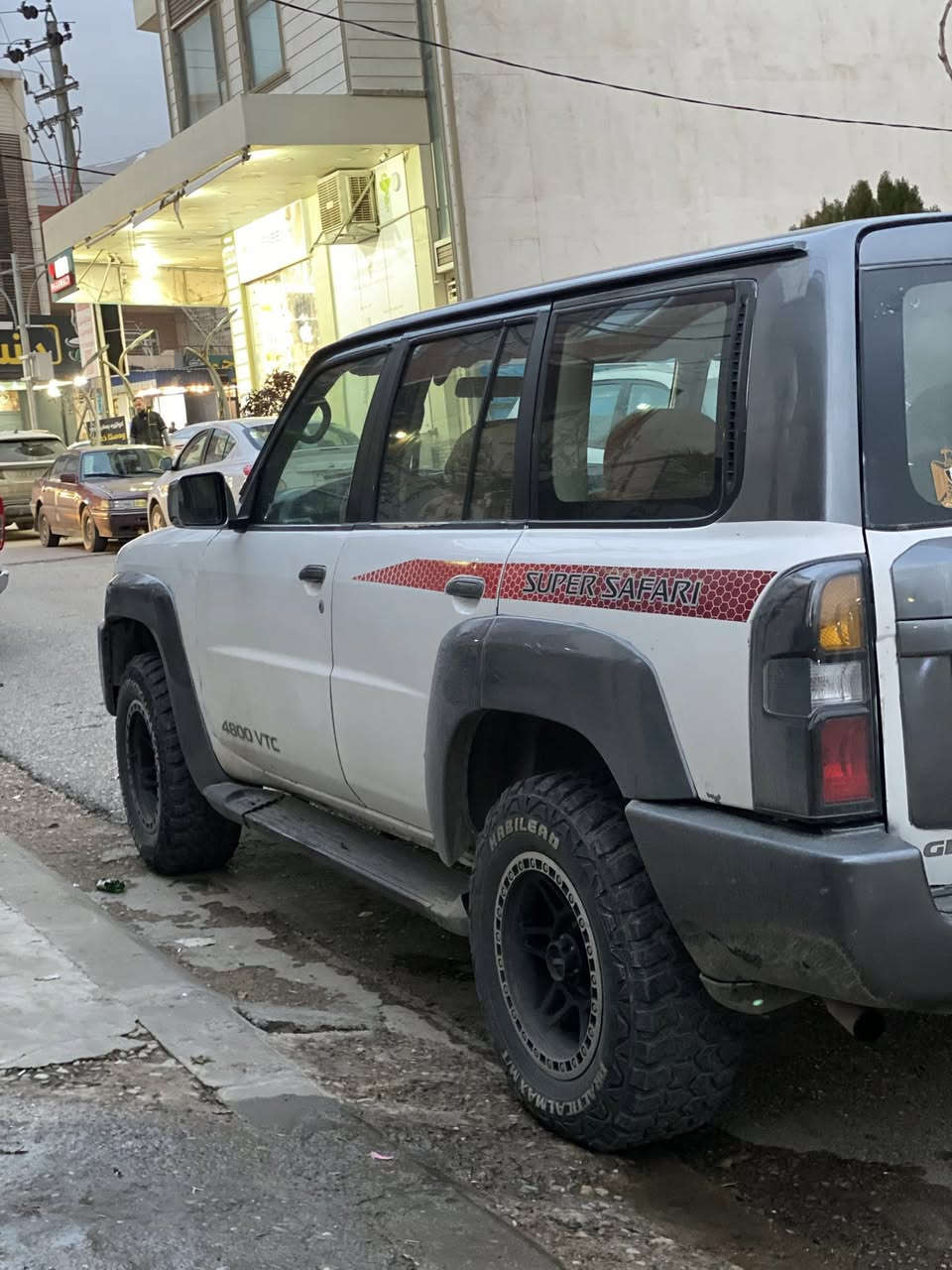 نیسان پاترۆل سەفاری مۆدێل ٢٠٠٨ کامل شکڵی گۆڕاوە بە ٢٠٢١ ناوەوە و دەرەوە
مزیدەیە کتابی ڕەقەمی لەگەڵە وەکالەت ئەکەم بە ناوتەوە 
دیفلۆکە جام کارەبایە شاشەیە 
کامل ناوی گۆڕاوە گاعی بۆ دوراوە بەرگی کوشنی تێگیراوە 
پلاکو کۆیل و فیت پەمپی گۆڕاوە تایەو ویلی جەبەلی جوانی لەسەرە پێشی داگیراوە سالۆنسای گۆڕاوە سەوتێکی خۆشی لەسەرە 
هەرکەسێ موشتەریە نامە بنێرێ لە خزمەتایم گۆڕینەوەش دەکەم ئەگەر حەزم لێی بێ 
*********** تەنها واتسئاپی لەسەرە
