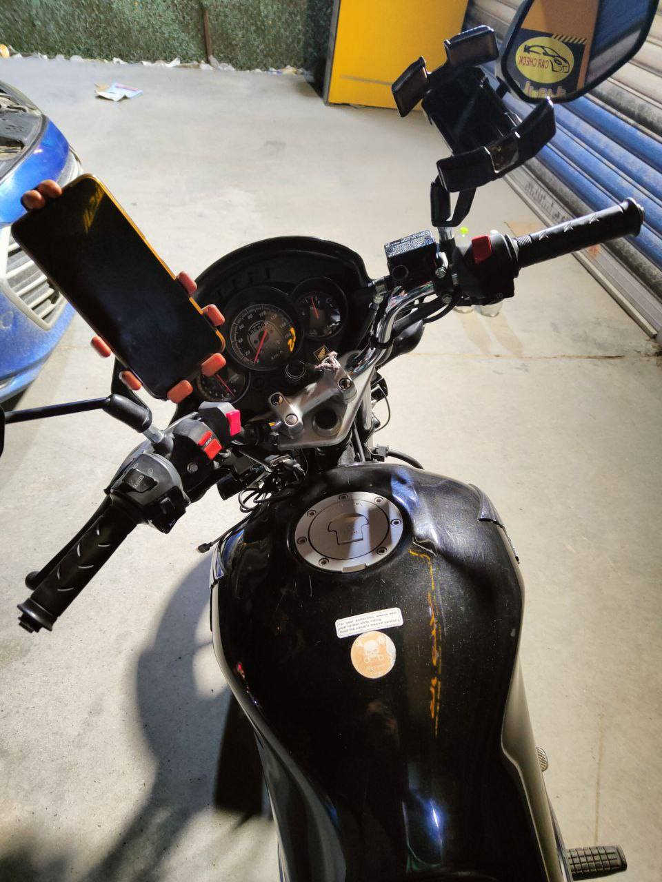 السلام عليكم
دراجه هوندا يونكورن honda unicord CB 162cc
مديل 2024 نازلة ب 2025 شهر ال 8
(حساس ستاند /دبل وسطي / حساس اعطال محرك / حساس دهن )
(عقل مخصص لبرمجه) (وعقل للدراجه) (حجر بيئة)

(بدون غسل وتلميع)

مرقمه اربيل بأسم الشركه وبيها ضمان من الشركة 
وضمان هورس مان كراج
ماشية 20 الف دراجه نضيفه بمعنى الكلمه
كل اسبوع اديرلها امزويل ما ااخرها ابد ع الدهن حتلو مابي شي 
وبانزين محسن فقط اديرلها ونادرا ما ادير عادي
الدراجه نوزل مو كابريتر 
تحويل من الشركة ووكاله مني
دراجه كاملة مكملة من اصغر شي لاكبر شي بيها

سعرها جداً مناسب للتواصل خاص او واتساب ***********
