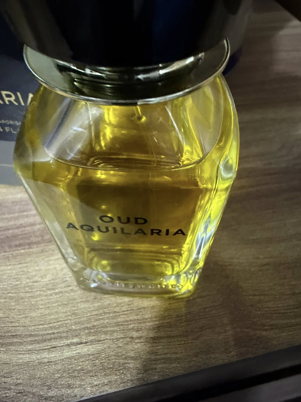 السلام عليكم عطور للبيع
*سوسبيرو دىيتو مستخدم رشات السعر 100$ 
*عود اكوالوريا من عمان لكجري مستخدم 
        مثل ما موضح 105 $
*بارامور عمان لكجري مستخدم رشات 110 $
*سانتال رويال من گيرلان مستخدم مثل ما موضح 70 $
الاسعار قفل


**إذا كنت صاحب هذا الإعلان وتريد حذفه لأي سبب، رجاءا أرسل رسالة إلى الدعم الفني**