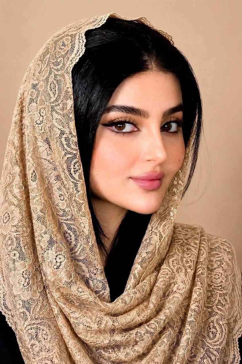 ✨ وصل شال الذكاء الاصطناعي الترند ✨
🧵 خيط بريسم وقماش تول فاخر
💎 نعومة ولمعة راقية جدآ 
🎀 تصميم أنيق وموديل عصري
🌈 ألوان مميزة تتناسب مع كل الإطلالات😍
قياس الشال / الطول مترين والعرض 70 سم ✔️
#الاصلي الكويتي البريسم 💯 
 
🚘 يوجد خدمة توصيل لجميع محافظات العراق  🚘


**إذا كنت صاحب هذا الإعلان وتريد حذفه لأي سبب، رجاءا أرسل رسالة إلى الدعم الفني**