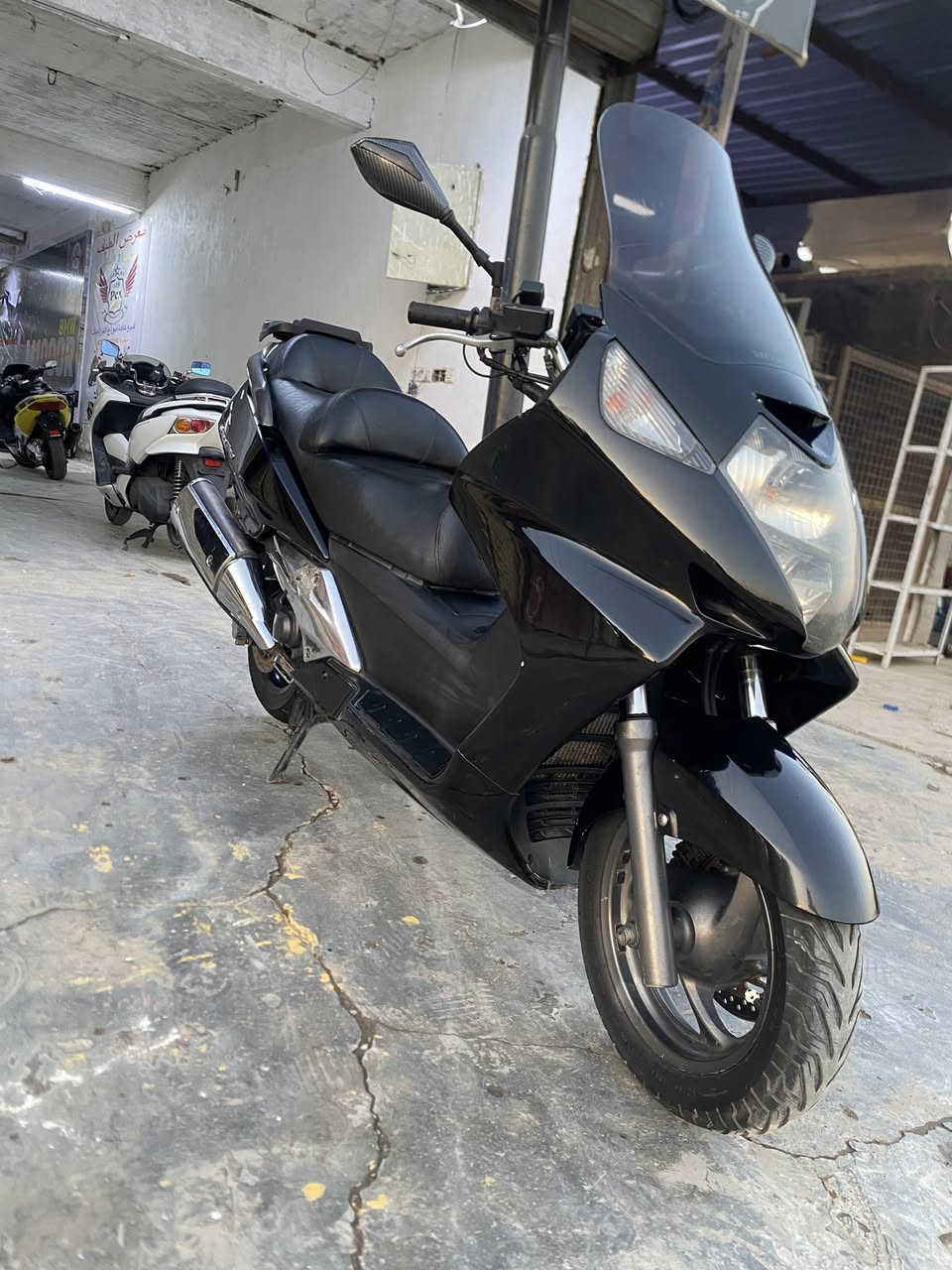 يالله سلام عليكم سلفر ونج 
مكينه 400✅ اوفر 
دشبول نفخ ✅
لايت زنون اصلي ✅
مابيها نقص برغي ابد ترايك وين ميعجبك✅ ✅
تخم تاير جديد ياباني ✅
دراجه جديده مكفوله كفاله عامه ✅
بيها بالبجم شويه صبغ اثر شخوط كلش قليل 
مكينه بالكارتون برغي مامفتوح بيها 👍
العنوان بغداد العبيدي شارع عشرين 
تجي تاخذها من باب البيت 
السعر 16ونص $$
*********** متوفر ع خط
واتساب ***********
